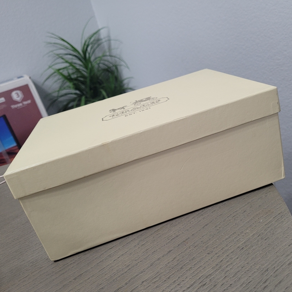 Coach Shoe Box - Picture 2 of 2